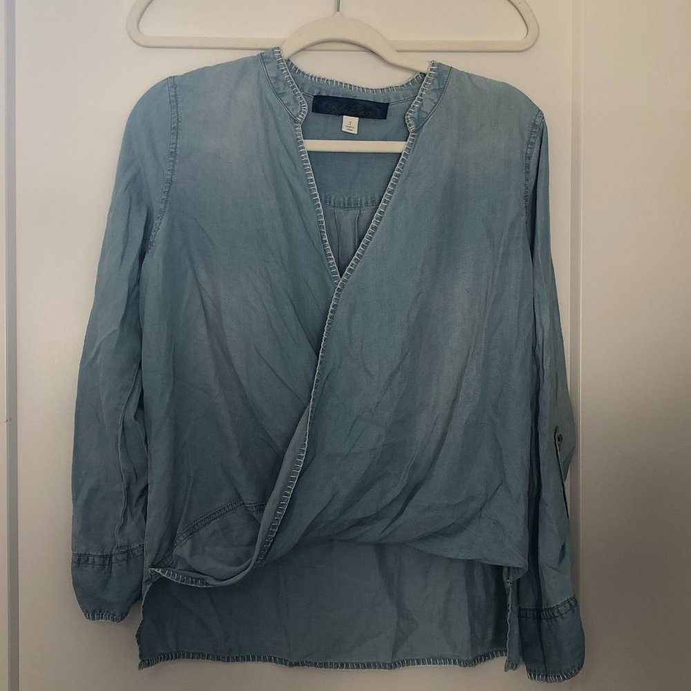 🌟LAST CALL! [NWOT] francesca's Denim Top